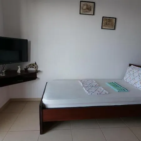Crox Appartaments 4 Saranda