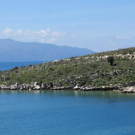 Crox Appartaments 4 Saranda